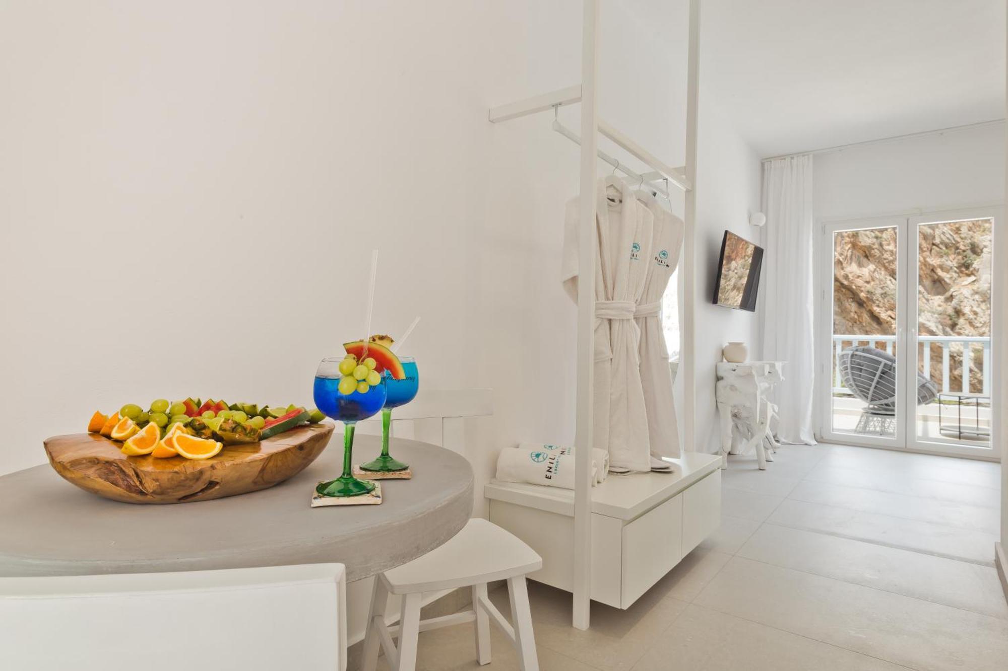 Enilion Luxury Suites Kyra Panagia Buitenkant foto