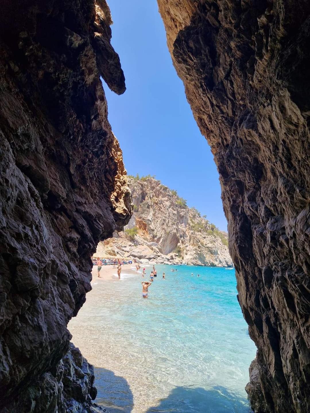 Enilion Luxury Suites Kyra Panagia Buitenkant foto